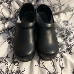 💕🌼Dansko Black size 41 work shoes